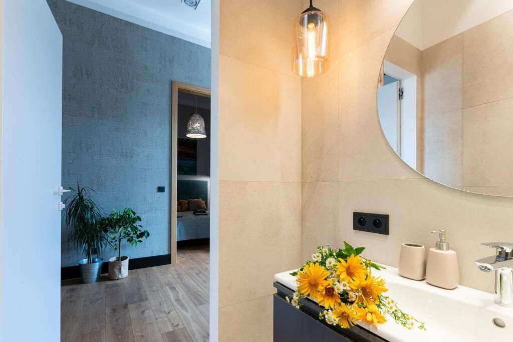 Elegant Apartment Luminis In Krakow'S Old City Εξωτερικό φωτογραφία